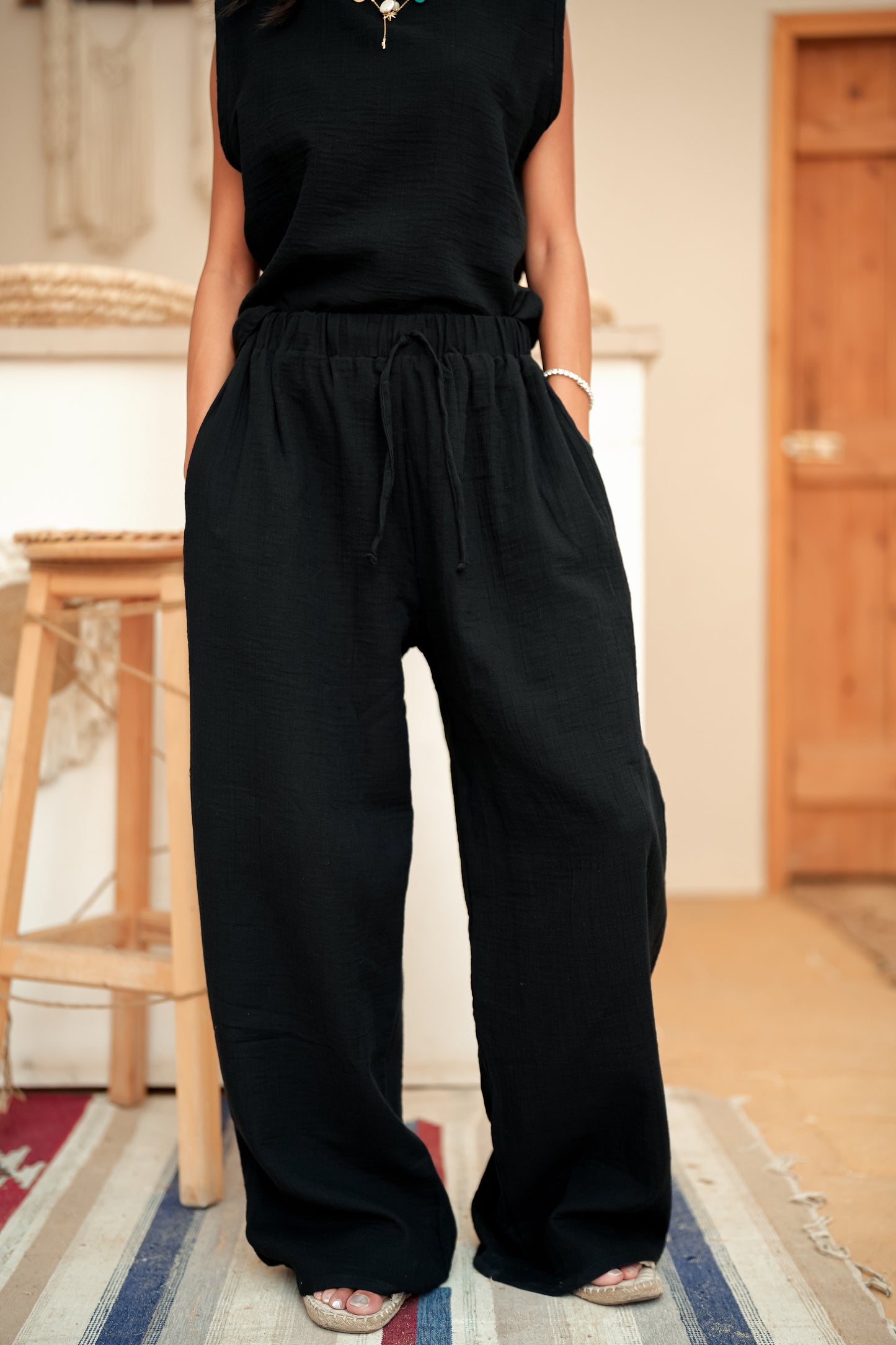 Black sleeveless linen set
