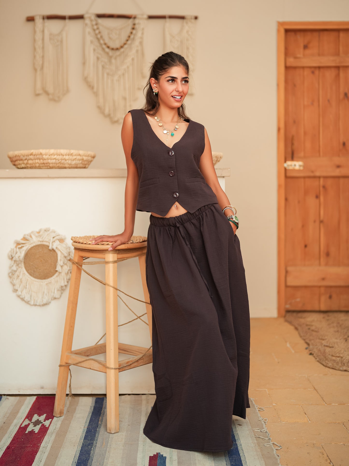 Brown sleeveless suit skirt set