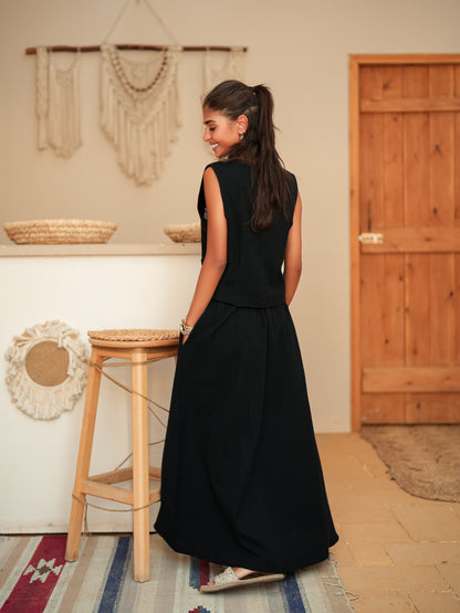 Black sleeveless suit skirt set